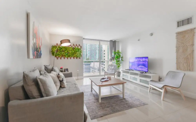 Wonderful 3BR Condo at Brickell