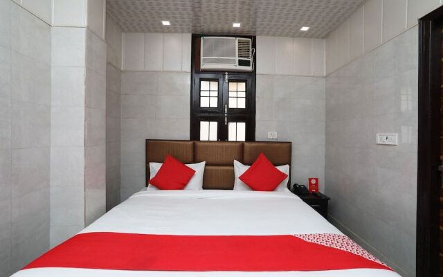 OYO 36011 Qlark Stay