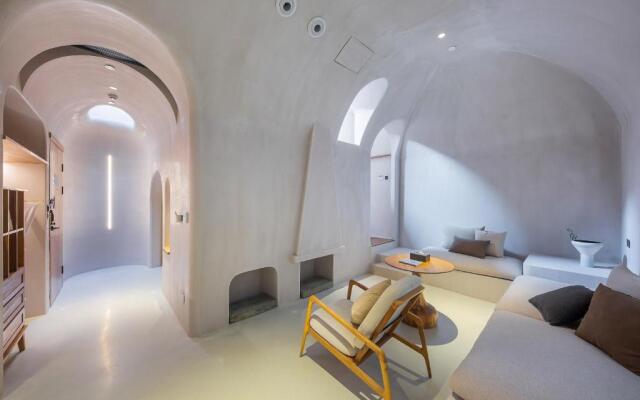 Nayun Xingkongsu Hotel