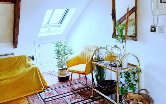 Moorish Character Apartment in Newcastle City