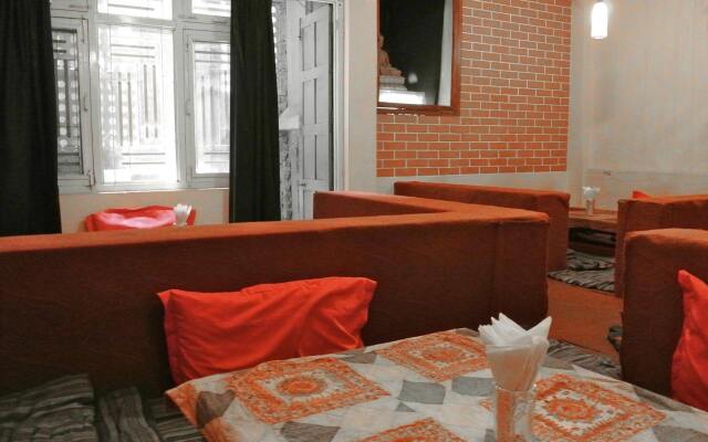 Shree Lal Inn