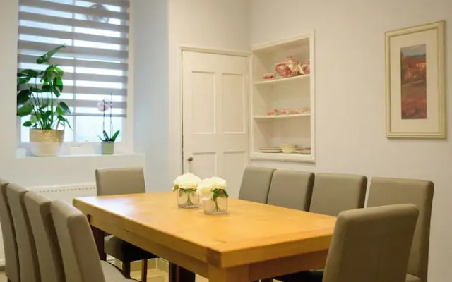 Buxton Bliss - Spacious 5 Bedroom House