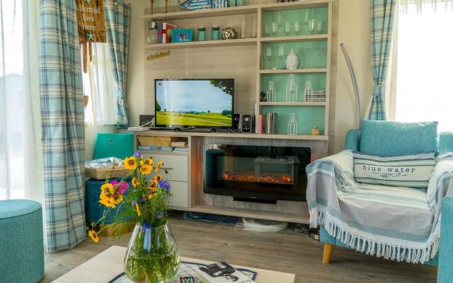 Amazing Chalet in Oostkapelle With Garden