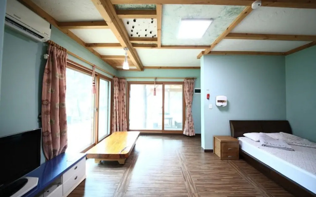 Jangseung Park Pension