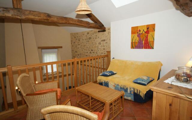 Spacious Holiday Home in Besse With Swimming Pool