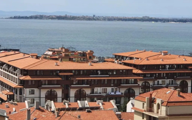 Roel Residence Apartments