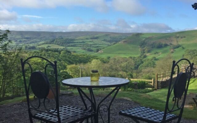 Holiday Home Uwch y Foel