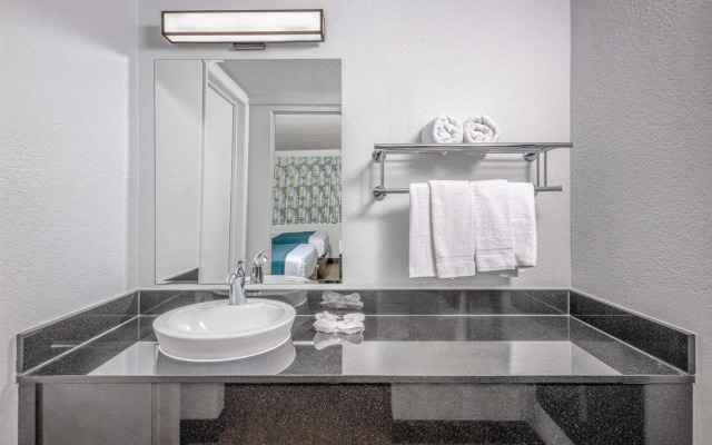 Motel 6 Euless, TX - Dallas
