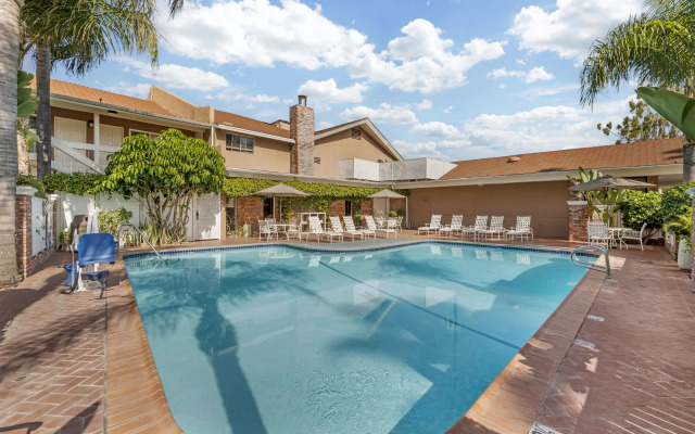 Best Western Plus Carriage Inn