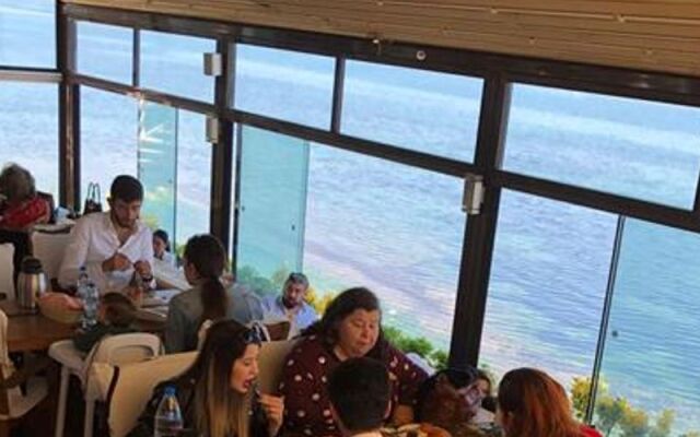 Mavi Yaka Otel Cafe Restaurant