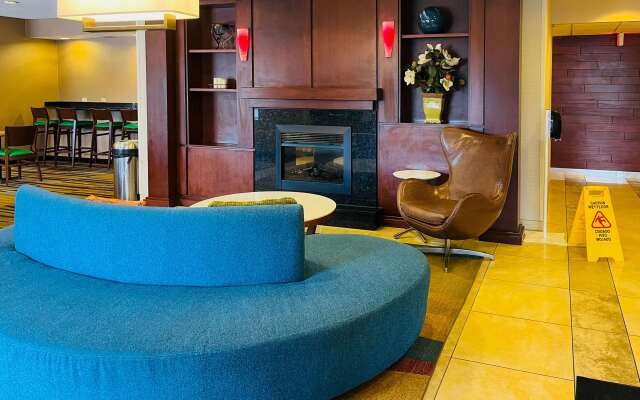 Comfort Inn & Suites Olathe - Kansas City