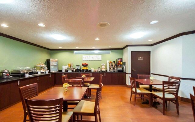 Sleep Inn & Suites