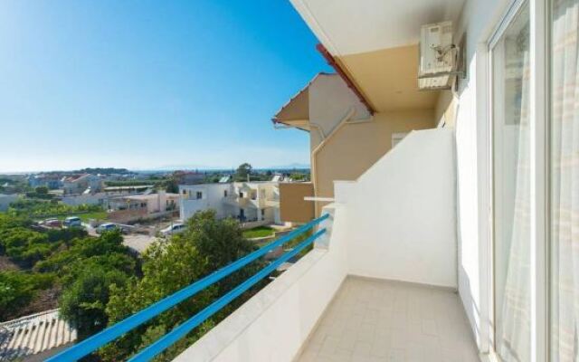 Merryland Studios & Apartments