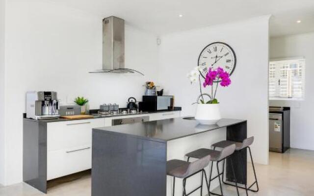 Jo Leo House by Totalstay