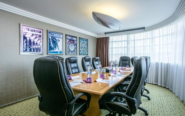 Crowne Plaza Liverpool - John Lennon Airport by IHG