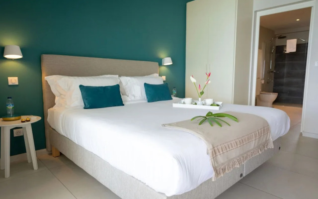 Eden Roc Villas