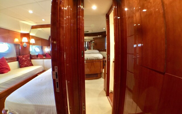 Easyacht Boat & Breakfast