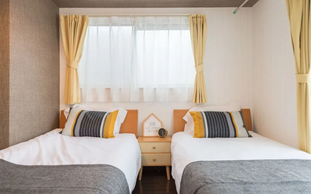 Yeah Room Zeus The Garden