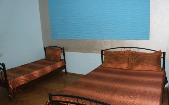 Tourest Inn Central - Hostel