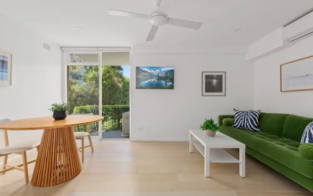 Chic 1-bed Apartment by Balmoral Beach