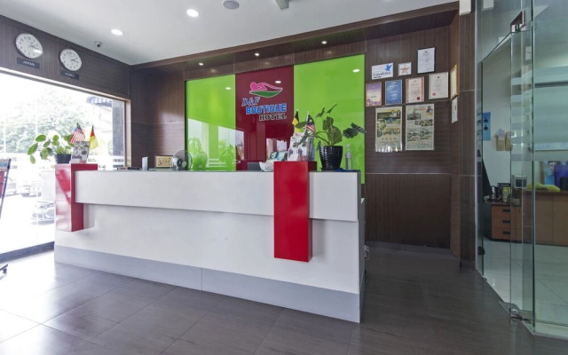 OYO 498 D&F Boutique Hotel Senawang