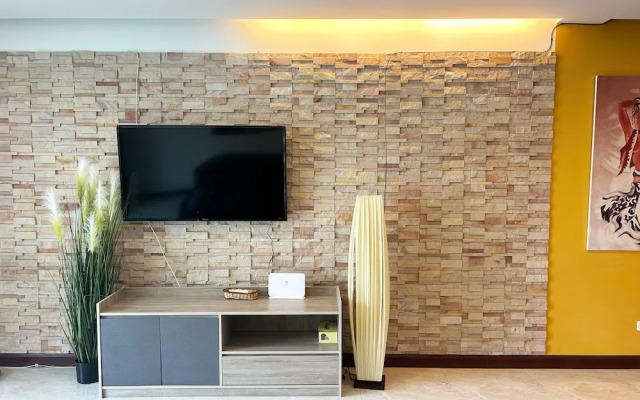 3BR Villa Rooftop Pool Gym Near BeachV28