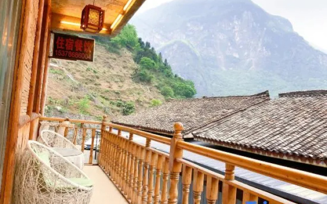 Baoxing Snow Mountain Home No.42 Homestay