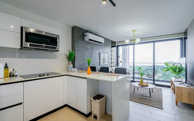 w Elegant 1BR With Balcony in San Francisco