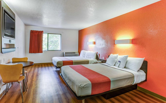 Motel 6 Portland, OR - Tigard West