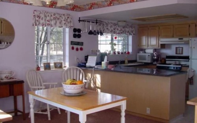 Apple Blossom Inn