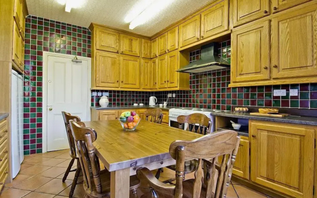 Ashleigh House