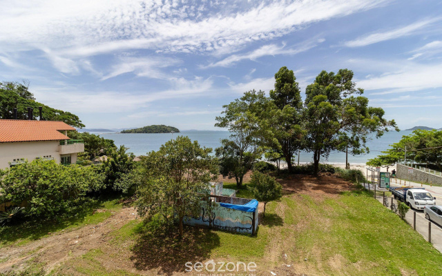 Apto frente mar com vista para a ilha CCA201