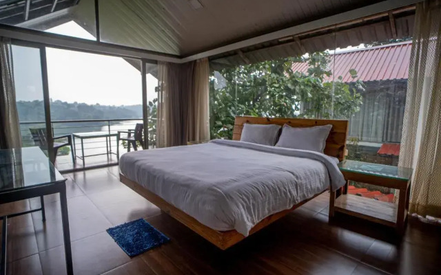 Shvas Island Resort