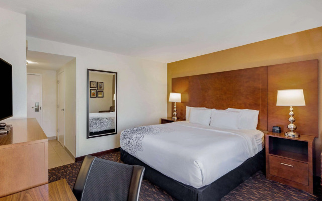 La Quinta Inn & Suites by Wyndham Oakland - Hayward