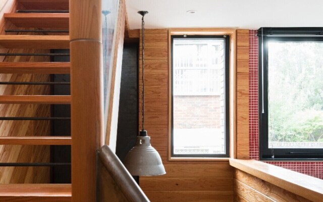 The Camden Chalet - Bright & Modern 3bdr Home With Balcony