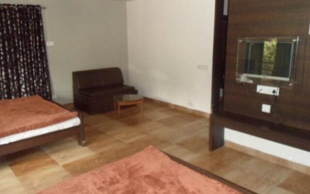 Hotel Pankaj +