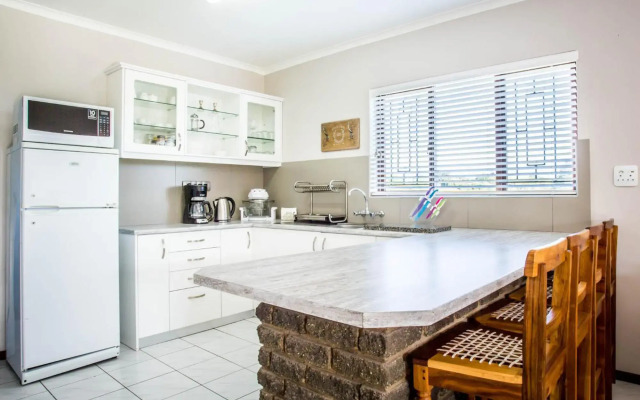 Out of Bounds Self-Catering Lodge