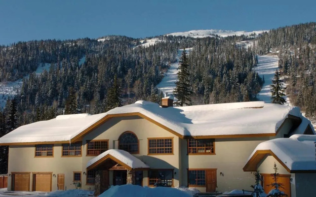The Pinnacle Lodge