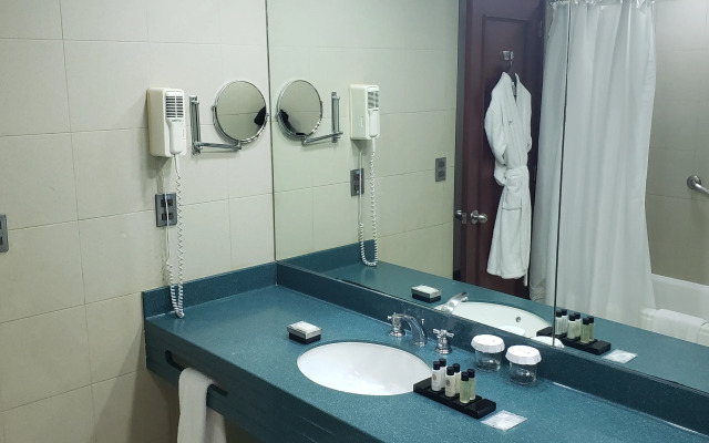 Delfines Hotel & Convention Center