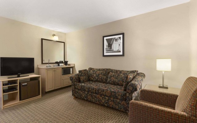 Travelodge Suites Halifax Dartmouth