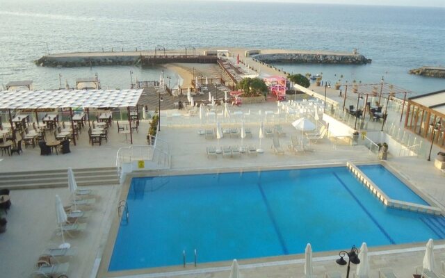 Ada Beach Hotel