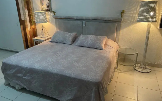 The Art Studio 12 Beachfront Apartment Barbados