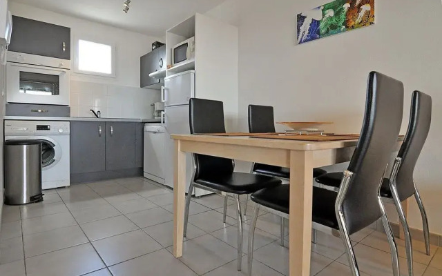 Villa With 2 Bedrooms in Saint Pierre la Mer, With Wonderful sea View and Furnished Terrace - 600 m From the Beach