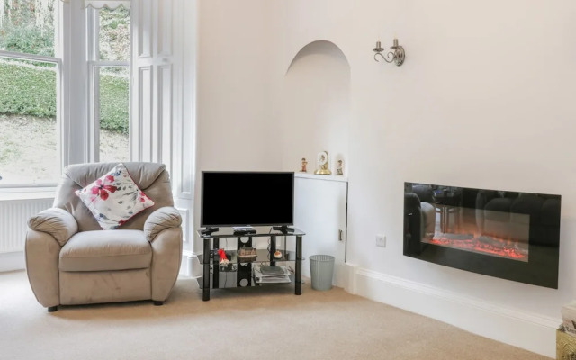 6 Coltbridge Gardens
