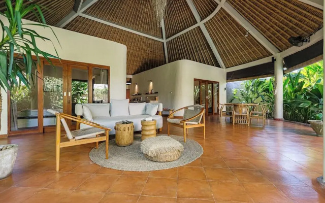 Flor Villa by Betterplace