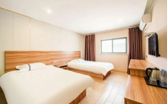 Qingzhu Renqi Hotel (Shanghai Renji Hospital Tangqiao Subway Station)