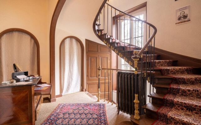 Le Chateau De La Tourlandry