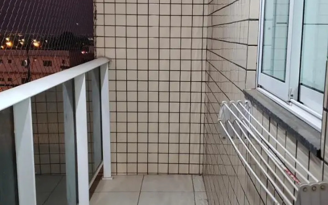 Apt encantador c/ varanda próximo ao aeroporto Jk.