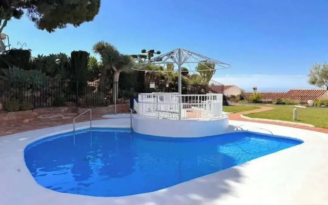 Tranquil Nerja House With Gardens, Pools and spa