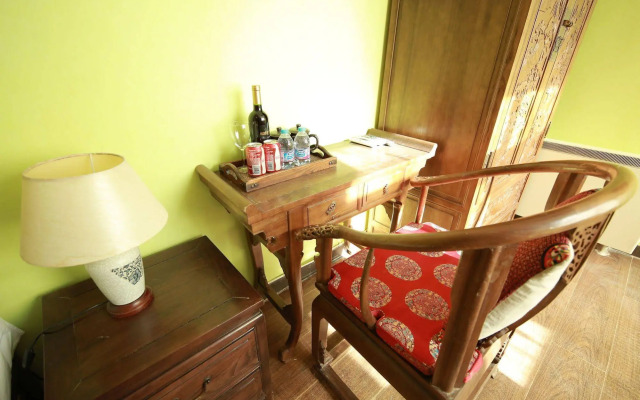 Courtyard View Hotel